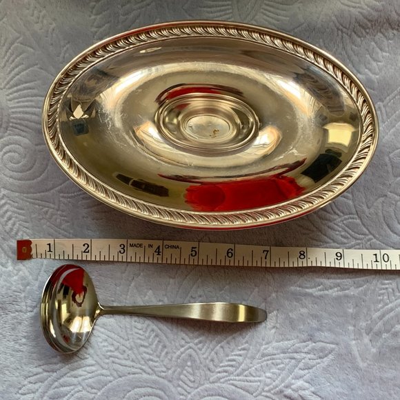 Silver Plated Gravy Boat with Under-plate and Ladle - Picture 4 of 13